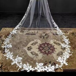 Elegant White Floral Lace Hair Veil